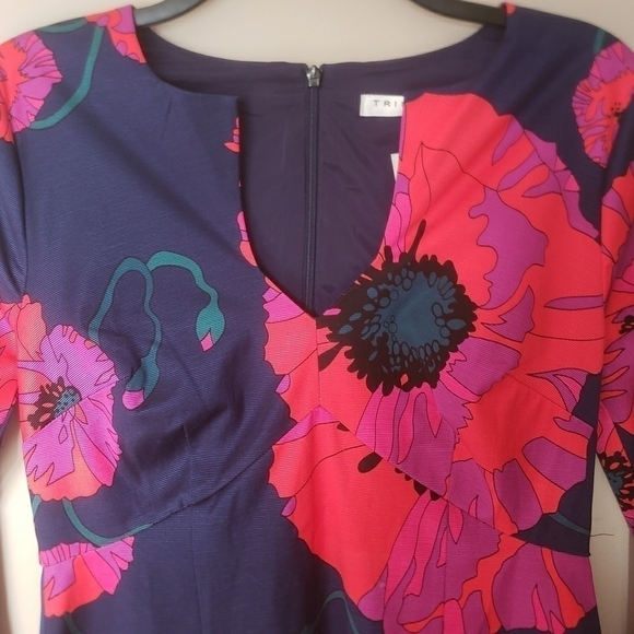 NEW! TRINA TURK Coltrane Vanguard Abstract Floral Faille Sheath Dress 2. - Picture 7 of 8